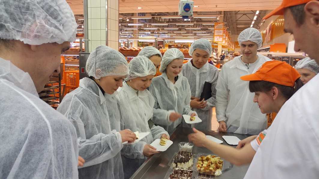 В ГОСТИ К КЛИЕНТАМ: СЕТЬ ГИПЕРМАРКЕТОВ "ГЛОБУС"